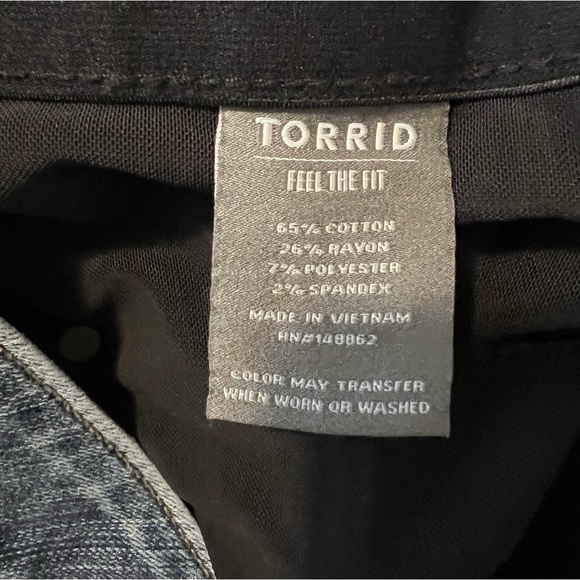 Torrid Skinny Bombshell jeans - Picture 2 of 8